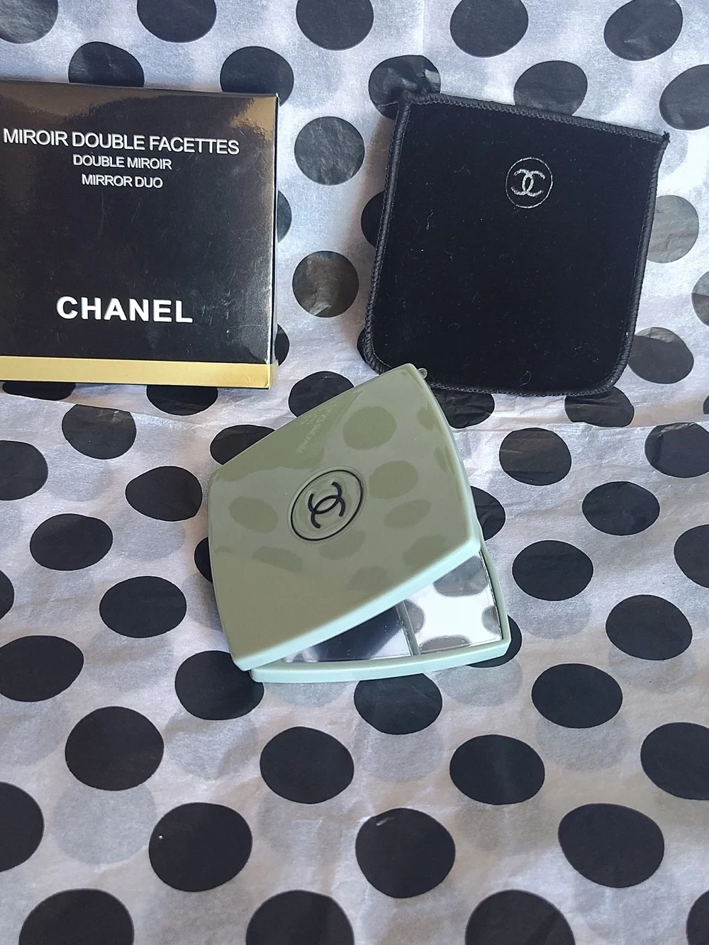 Chanel Double Mirror Compact - Mint Green with Black Case - Picture 3 of 4